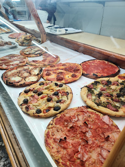Pizzeria Ciak... Il ritorno - Via Dante Alighieri, 70, 74121 Taranto TA, Italy