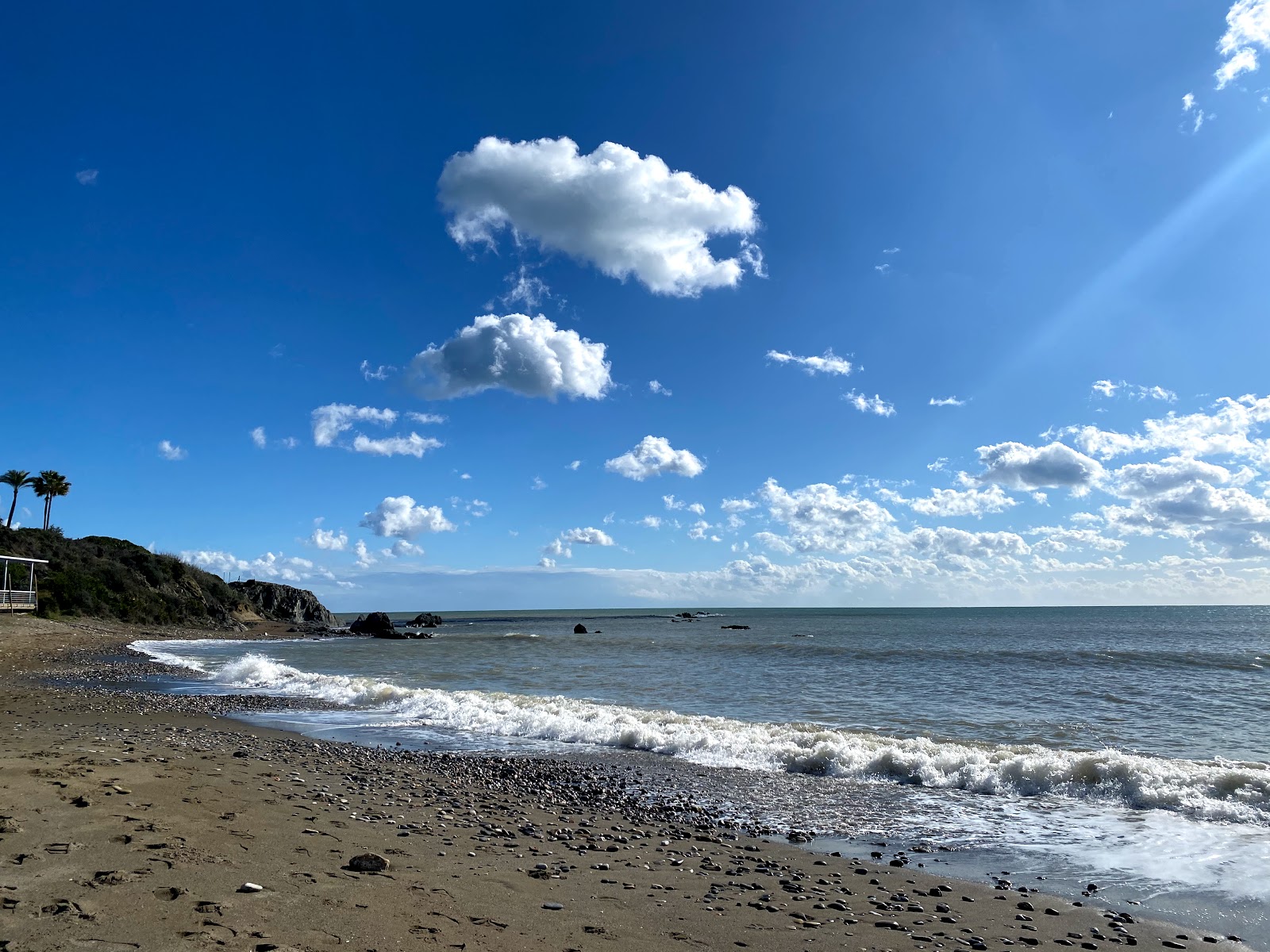Zdjęcie Playa Chica - popularne miejsce wśród znawców relaksu