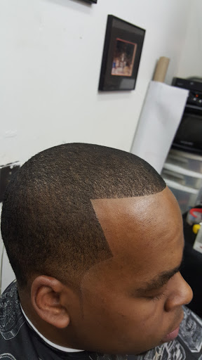 Barber Shop «Naps Barber Shop», reviews and photos, 1109 W Roosevelt Rd, Maywood, IL 60153, USA