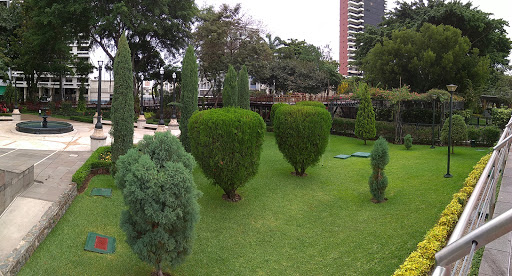 Jardines del Malecón Vicente Rocafuerte