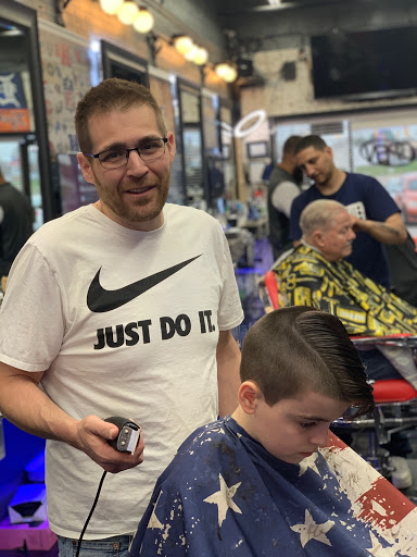 Barber Shop «hayes barber shop», reviews and photos, 43051 Hayes Rd, Sterling Heights, MI 48313, USA