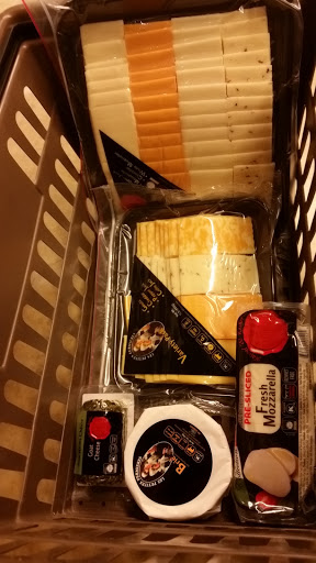 Grocery Store «Giant Food Stores», reviews and photos, 50 Wynnewood Rd, Wynnewood, PA 19096, USA