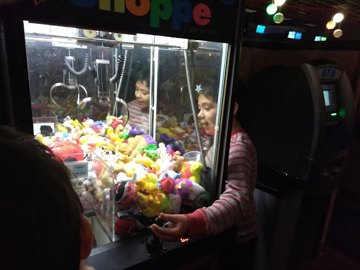 Bowling Alley «Strike Ten Lanes & Lounge», reviews and photos, 800 E Nerge Rd, Roselle, IL 60172, USA