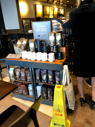 Coffee Shop «Starbucks», reviews and photos, 4200 Orchard Lake Rd, West Bloomfield Township, MI 48323, USA