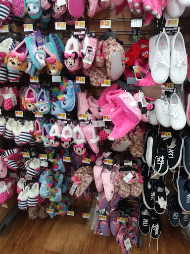 Department Store «Walmart Supercenter», reviews and photos, 5323 E Court St N, Burton, MI 48509, USA