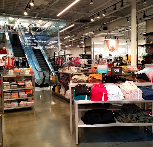 Clothing Store «GUESS Factory», reviews and photos, 100 Citadel Dr Suite 600, Commerce, CA 90040, USA