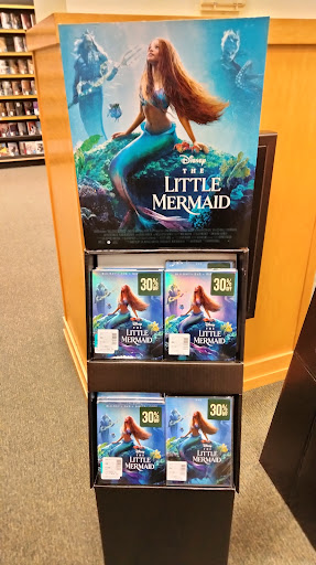 Barnes & Noble image