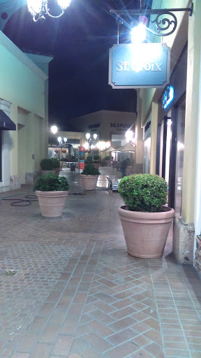 Shopping Mall «Fashion Island», reviews and photos, 401 Newport Center Dr, Newport Beach, CA 92660, USA