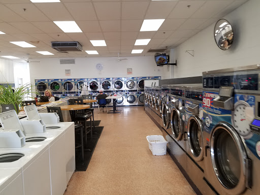 Laundromat «Sunlight Cleaners & Laundromat - Westerville», reviews and photos, 28 Westerville Square, Westerville, OH 43081, USA
