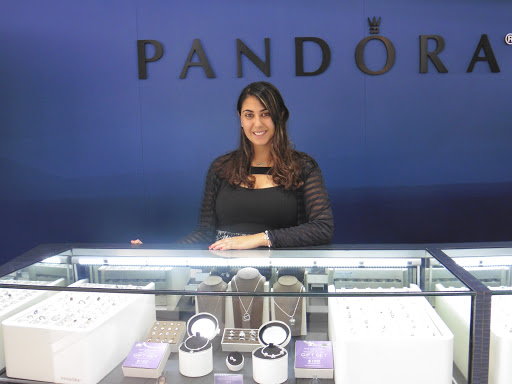 Jewelry Store «Highlands Jewelers-- Jewelery Repair», reviews and photos, 3830 Valley Centre Dr #706, San Diego, CA 92130, USA