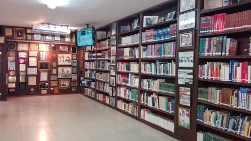 Alberto Limón Padilla Library