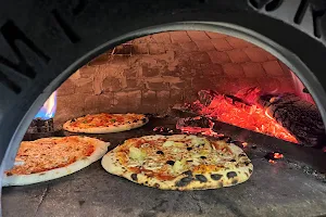 Man'D Pizza ( camion a pizza au feu de bois ) image