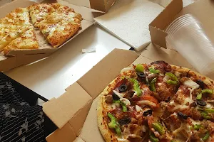 Domino's pizza image