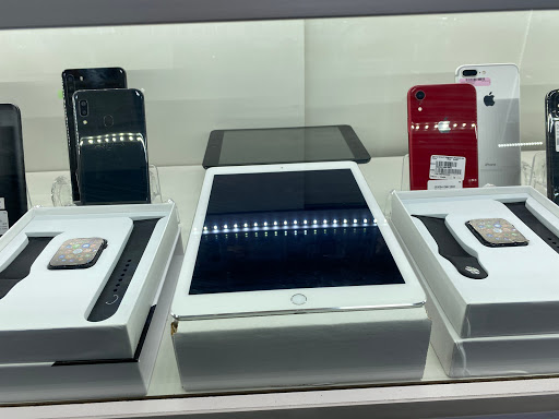 Electronics Repair Shop «Fixtronics - Cell Phone & Electronics Repair», reviews and photos, 1908 E Belt Line Rd, Carrollton, TX 75006, USA