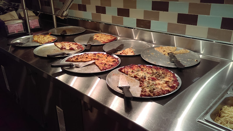 #11 best pizza place in Osseo - Red's Savoy Pizza