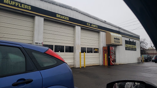 Auto Repair Shop «Meineke Car Care Center», reviews and photos, 1106 Gallatin Pike N, Madison, TN 37115, USA