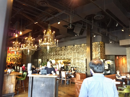 Shopping Mall «Scottsdale Waterfront», reviews and photos, 7135 E Camelback Rd #165, Scottsdale, AZ 85251, USA