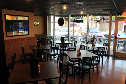 American Restaurant «The Garage Pub & Grill», reviews and photos, 308 4th St, Columbus, IN 47201, USA