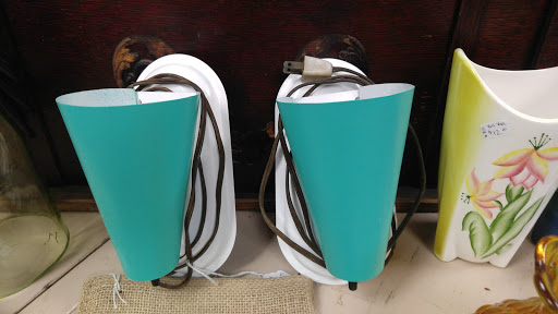 Grocery Store «Troutt Old Time General Store And Market», reviews and photos, 433 N 4th St, Paducah, KY 42001, USA