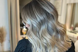 Friseur Seubert | BALAYAGE | INFLUENCER | SALON image