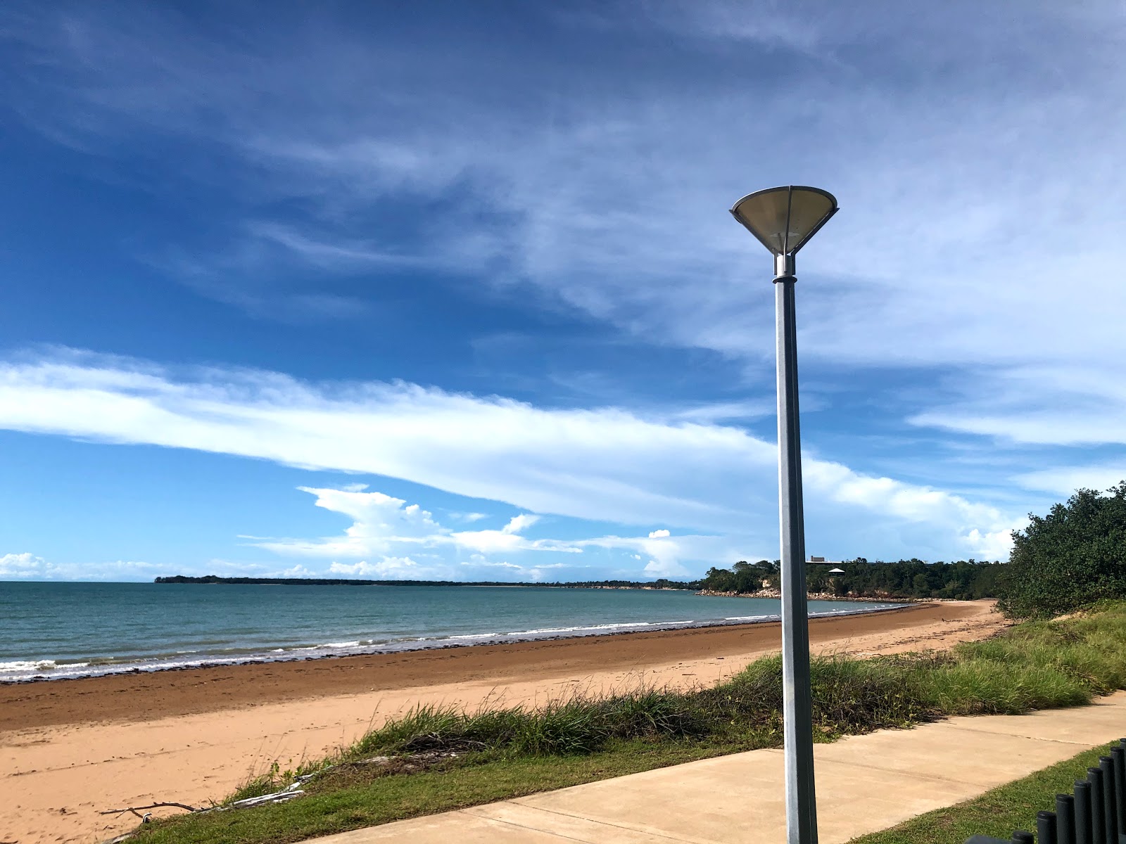 Foto de Mindil Beach con arena beige superficie