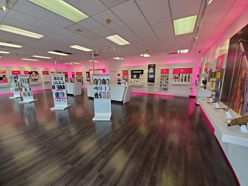 Cell Phone Store «T-Mobile», reviews and photos, 6691 SE Tualatin Valley Hwy, Hillsboro, OR 97123, USA