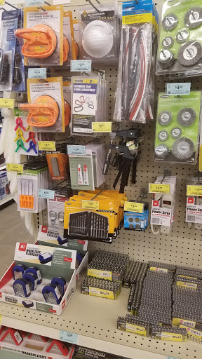 Hardware Store «Harbor Freight Tools», reviews and photos, 2418 Commercial Way, Spring Hill, FL 34606, USA