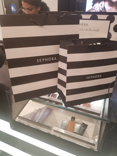 Shopping Mall «The Bay Terrace», reviews and photos, 23-98 Bell Blvd, Bayside, NY 11360, USA