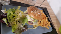 Hamburger du Restaurant Ô puits gourmand à Montcarra - n°5