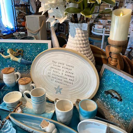 Collectibles Store «Classic Boutique & Gallery», reviews and photos, 2678 Bayshore Blvd, Dunedin, FL 34698, USA