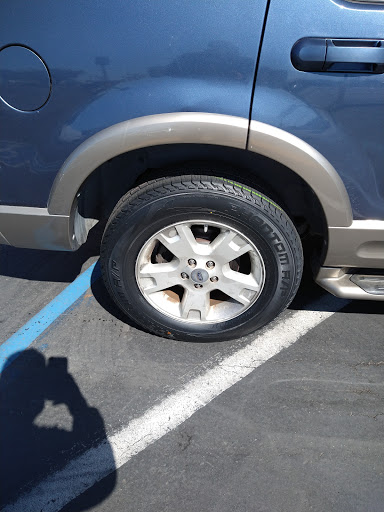 Tire Shop «Discount Tire Store - San Diego, CA», reviews and photos, 5860 Miramar Rd, San Diego, CA 92121, USA