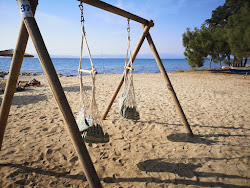 Photo de Prinou beach avec un rivage spacieux