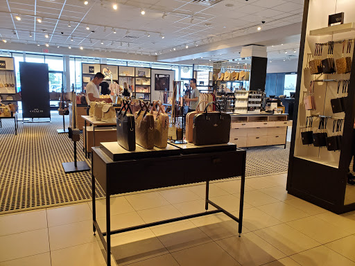 Outlet Mall «Tanger Outlet Gonzales», reviews and photos, 2100 Tanger Blvd, Gonzales, LA 70737, USA