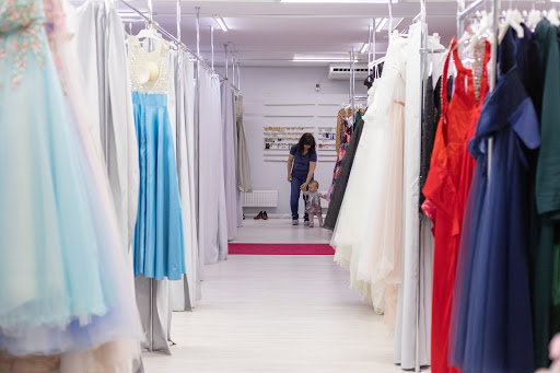 магазины, где можно купить женские церемониальные платья Москва
