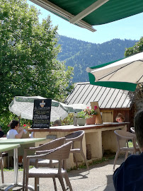 Atmosphère du Restaurant Le Café de la Place à Le Sappey-en-Chartreuse - n°6