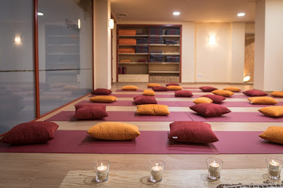 HappyYoga Girona - Av. de St. Narcís, 16, 17005 Girona, Spain