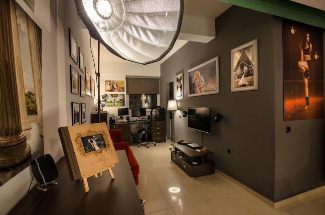 Σχόλια και κριτικές για το Studio Loulakoudis - Φωτογραφείο Παλαιό Φάληρο