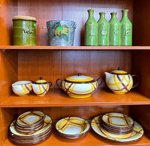 Thrift Store «St. Matthew’s Thrift Shop», reviews and photos, 2812 Main St, Santa Monica, CA 90405, USA