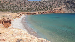 Chochlakia Beach'in fotoğrafı düz bir kıyı şeridi ile birlikte