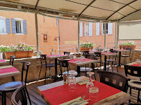 Atmosphère du Restaurant français La Grappe de Raisin à Roussillon - n°4
