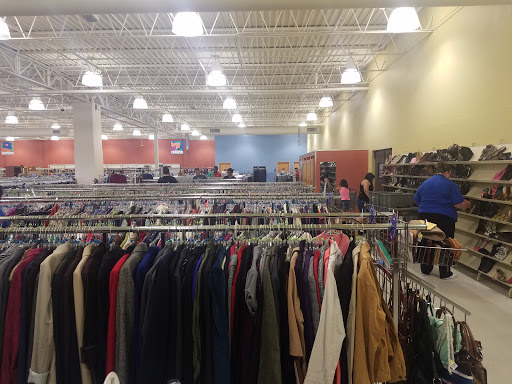 Thrift Store «Goodwill - Roseville, MN - Cleveland Avenue», reviews and photos, 2500 Cleveland Ave N, Roseville, MN 55113, USA