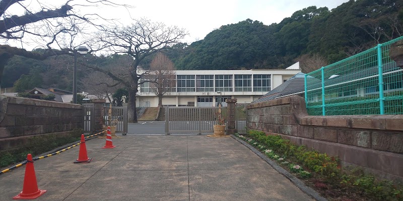 神山小学校
