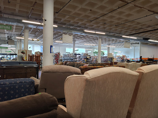 Building Materials Store «Habitat For Humanity ReStore Elgin», reviews and photos, 800 N State St, Elgin, IL 60123, USA