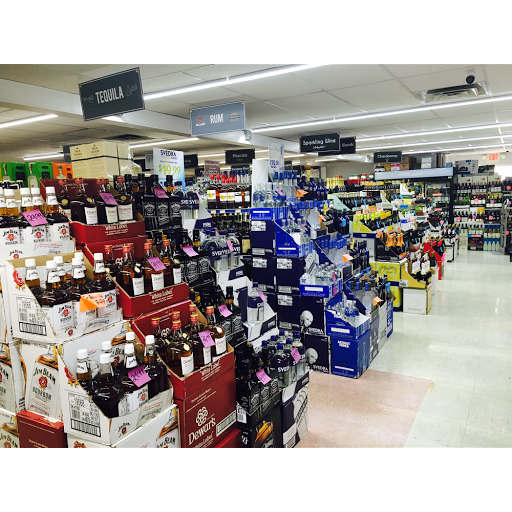 Liquor Store «Valley Plaza Discount Liquor», reviews and photos, 43 Main St, South Grafton, MA 01560, USA