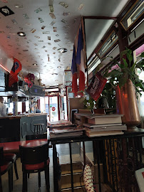 Atmosphère du Café Le Royal Custine à Paris - n°4