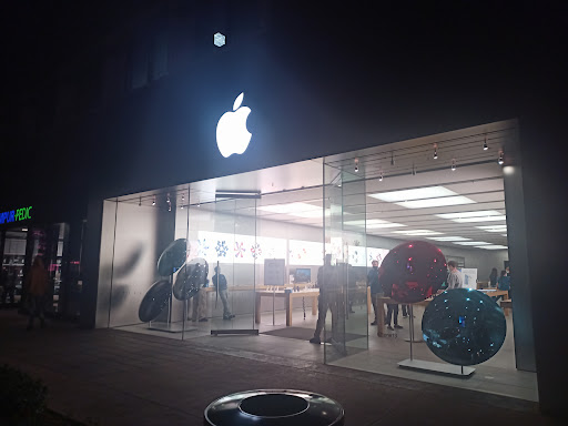 Computer Store «Apple SanTan Village», reviews and photos, 2218 E Williams Field Rd, Gilbert, AZ 85295, USA