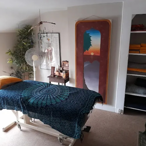 Reviews of Oliver Bennett massage in Newport - Massage therapist