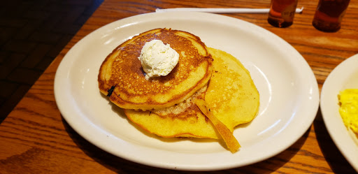 American Restaurant «Cracker Barrel Old Country Store», reviews and photos, 6055 Som Center Rd, Willoughby, OH 44094, USA