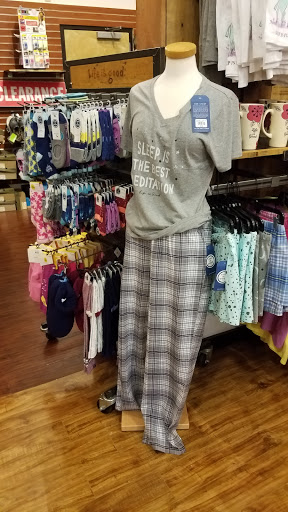 Outdoor Sports Store «Kitty Hawk Kites», reviews and photos, 324 Laskin Rd, Virginia Beach, VA 23451, USA