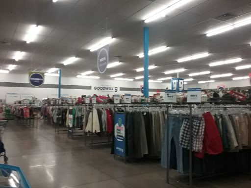 Thrift Store «Cotton & Greenway Goodwill Retail Store & Donation Center», reviews and photos, 15190 N Cotton Ln, Surprise, AZ 85388, USA